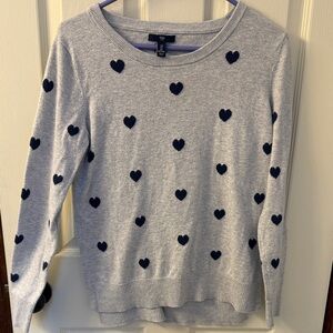 GAP crew neck gray sweater with navy hearts